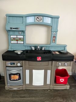 Step 2 play kitchen