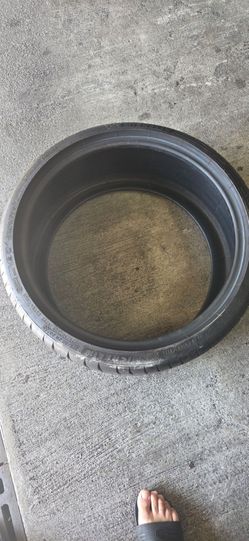 275/30 /20  MICHELIN  TIRE USED