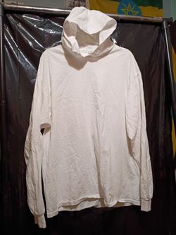 Fruit of the loom XL lightweight long sleeve hoodie shirt. Size XL.
