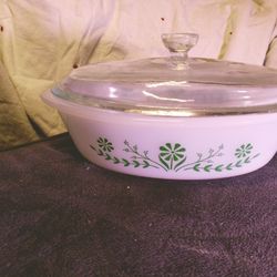 Vintage Pyrex With Lid  Very Nice Condition