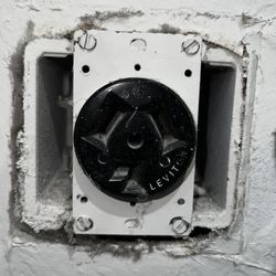 Se Asen Trabajos De Electricidad Aún Buen Precio Contáctenos Para un Estimado Gratis 