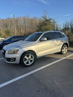 2010 Audi Q5 Premium Quattro Premium