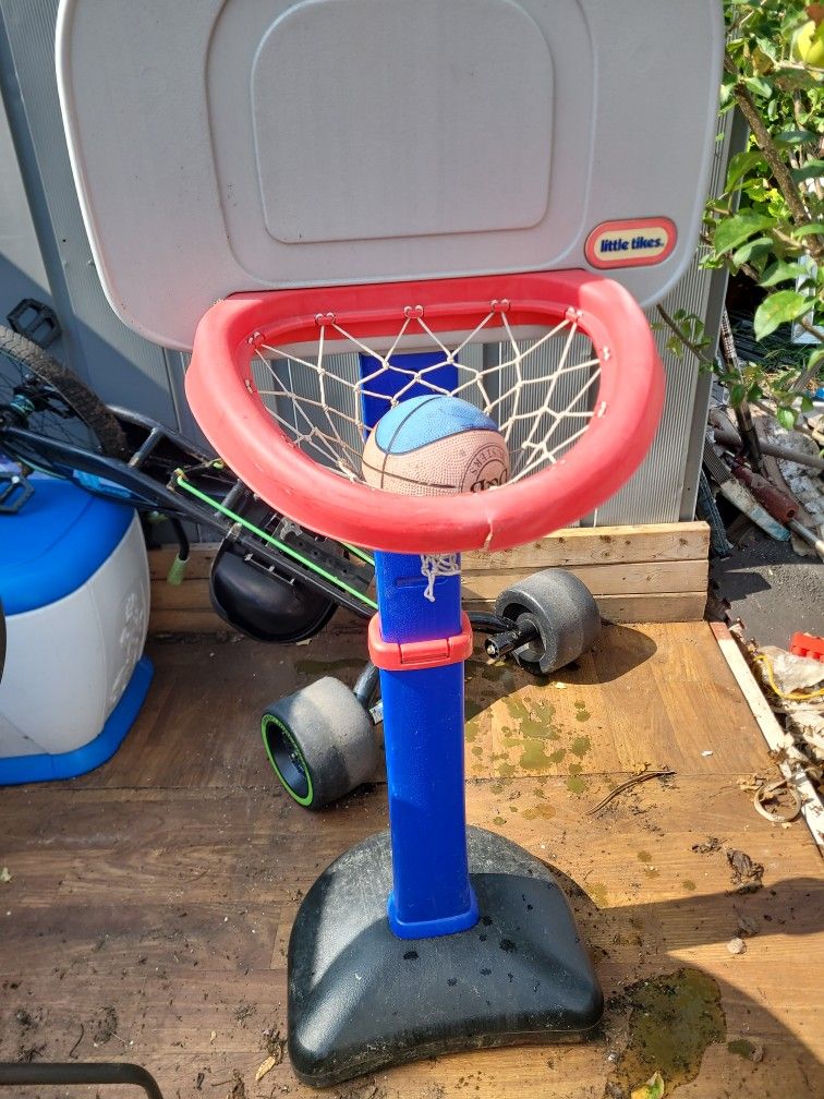Kids Basketball Hoop With Ball