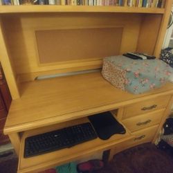 Larege 2 Piece Computer Hutch With Chair