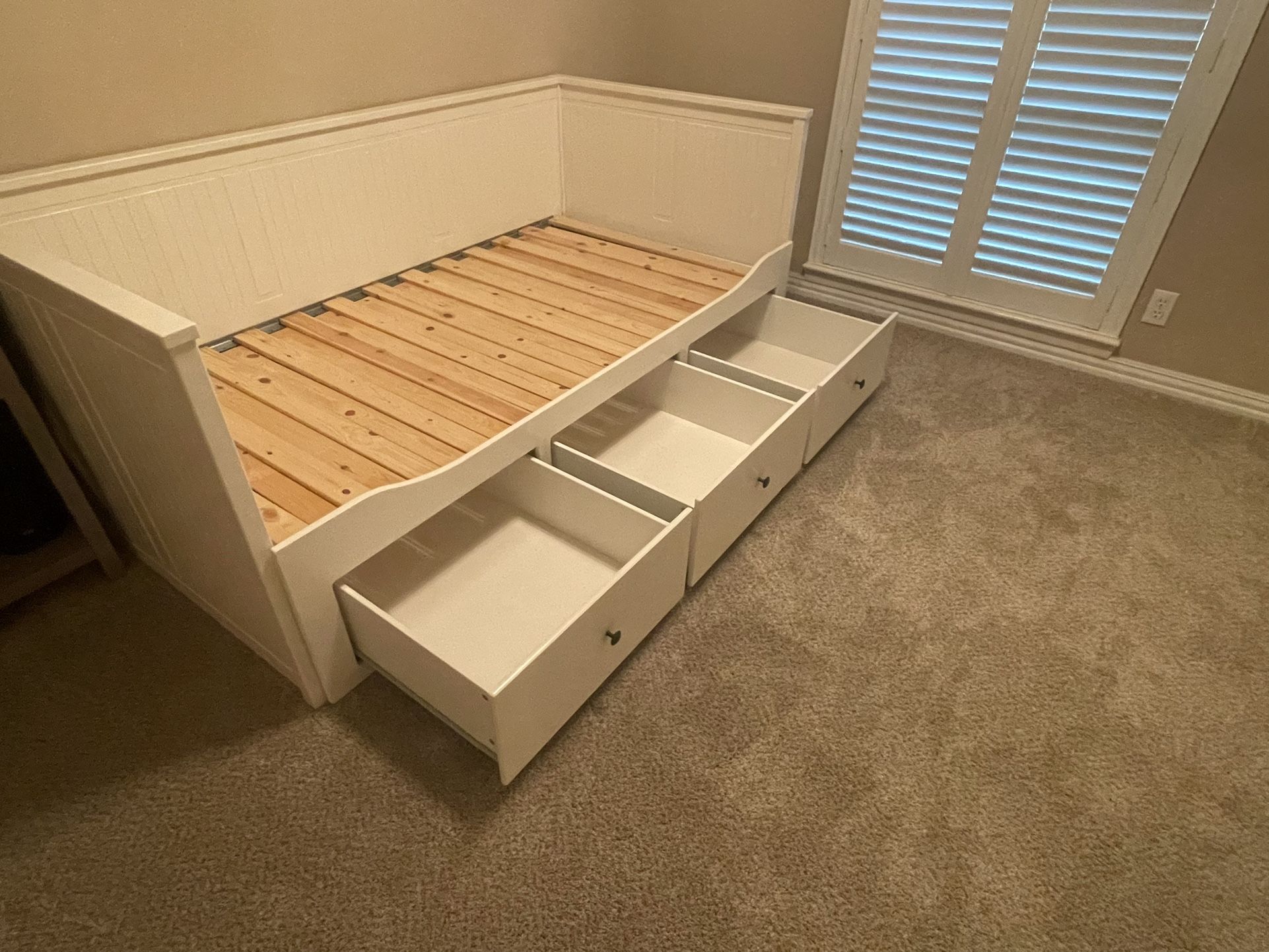 IKEA Twin / Trundle Bed / Day Bed w/ 3 Drawers for Sale in San Antonio