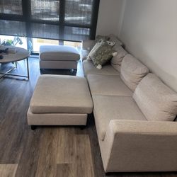 Sectional Couch (comes with Pillows)