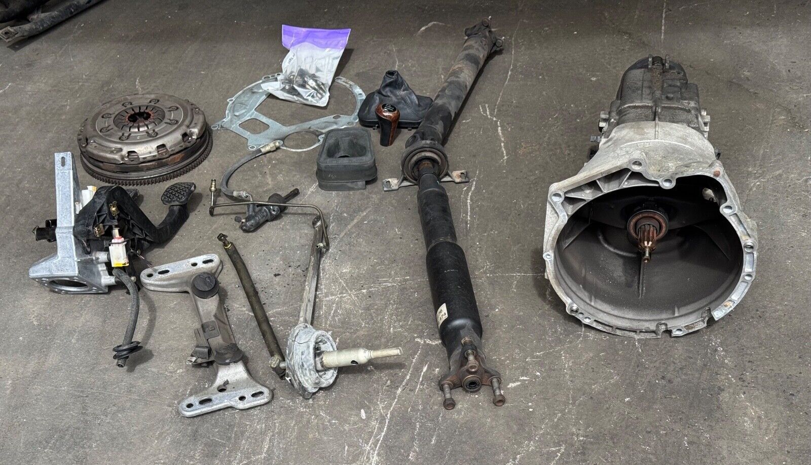 1999 BMW E39 ZF 5SPD MANUAL COMPLETE KIT 