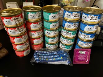 Cat food + Adjustable collars