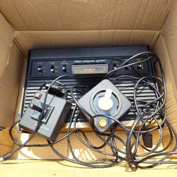 Older Atari Game Console With 11 Games Works Great