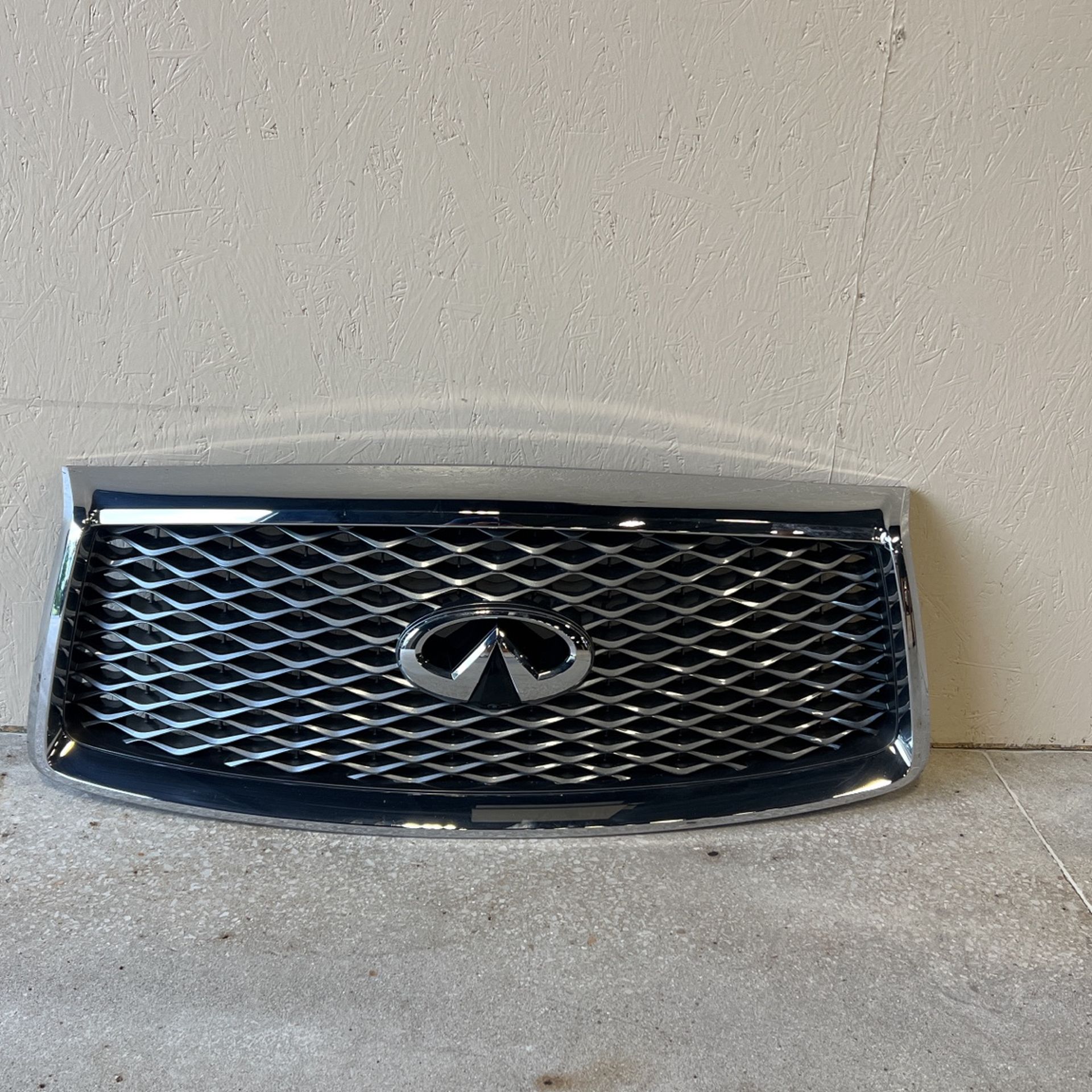 2018 2019 2020 2021 INFINITI QX80 GRILLE W/CAMERA GRILL OEM 62310 6GW0A