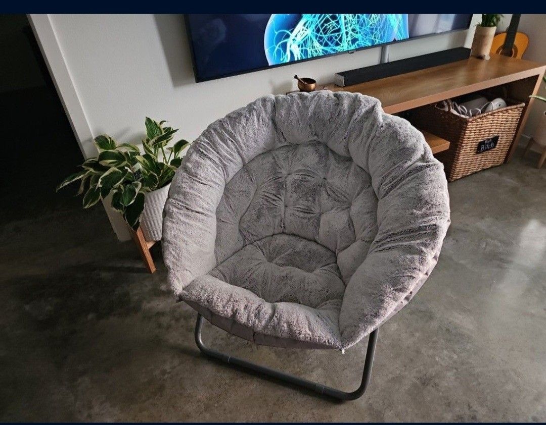 Folding Vozy Faux Chair
