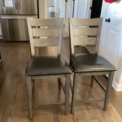 2 Counter Bar Stool 25” H to seat SEE Photos for measurements Dark Brown/Black Ladderback style