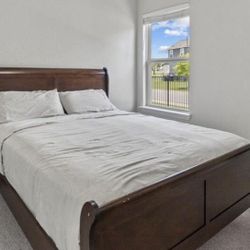 Traditional style Solid Wood Queen sleigh bed frame