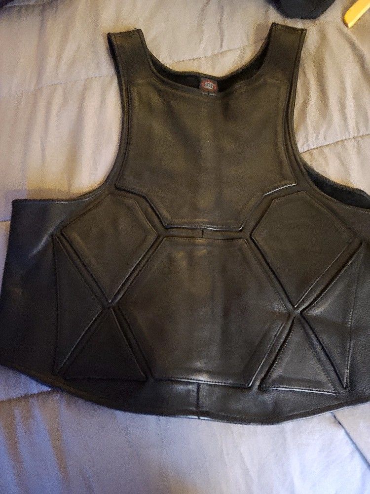 Rough trade gear vest with zipper  On Side.