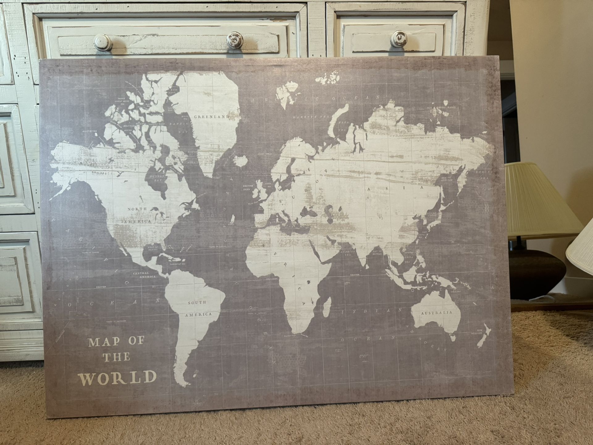 World map Painting in gray and white tones