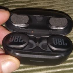 Newest Design Factory New Pair Of Jbl In The Ear Powerfull 🎧 Headphones With Charger Case