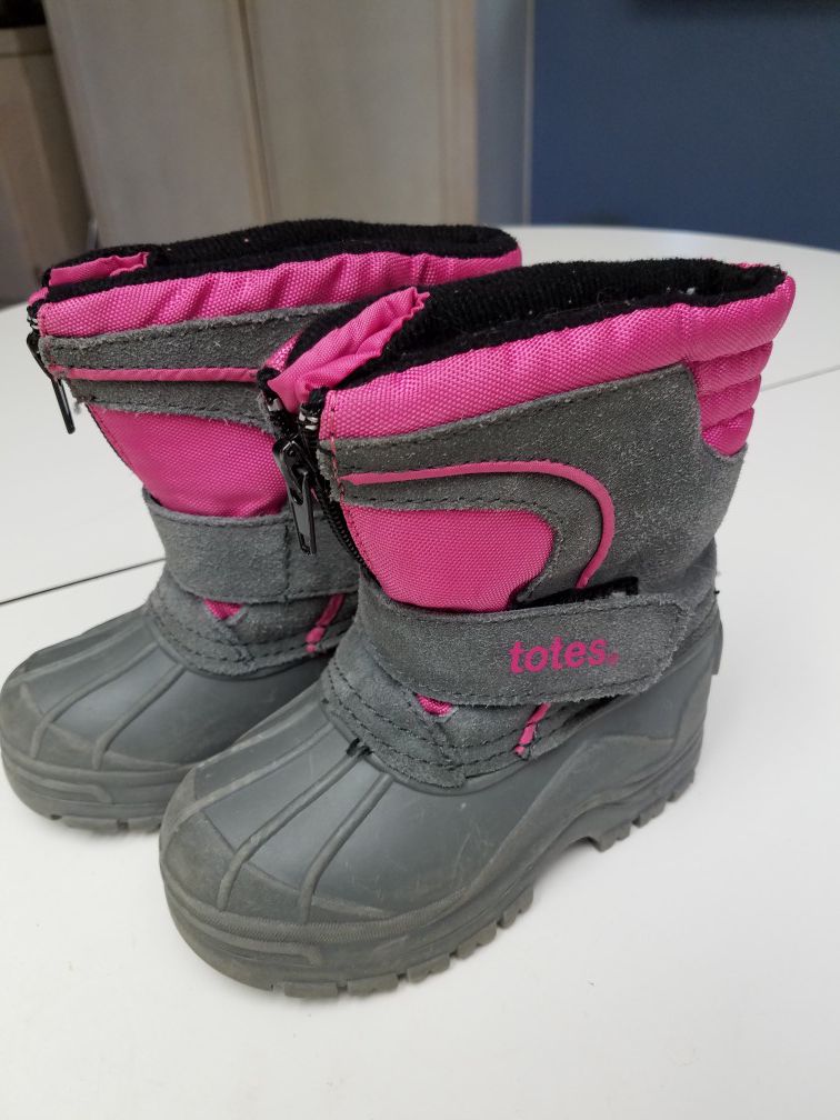 Totes snow boots for kids size 6