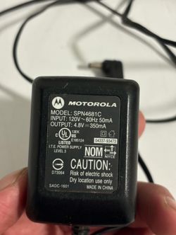 Motorola Universal Wall Travel Charger 4.8V 350mA Cellphone Adapter SPN4681C