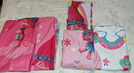 Trolls bed sheets set and curtains- twin