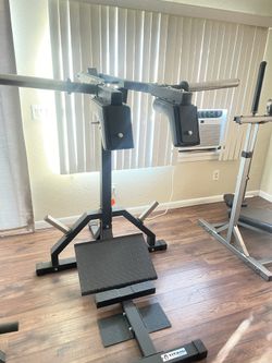 Titan Leverage Squat Machine