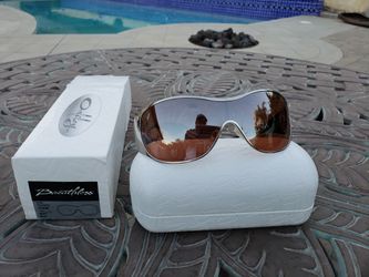 Oakley NEW sunglasses w case