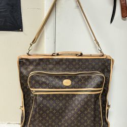 1982 Vintage Louis Vuitton garment bag 