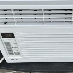 AC UNIT IN PERFECT CONDITION MUST PICK UP ON LAKEMEAD AND LAMB