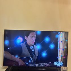 Samsung 65” 4K UHD Smart TV UN65TU7000B Great Condition with 3 Remotes