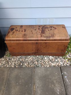 LANE CEDAR CHEST