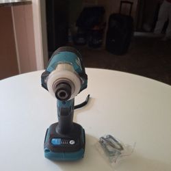 Se Vende Drill Makita Y Dewalt Drill .cargador Dewalt