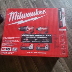 Milwaukee Drill Set