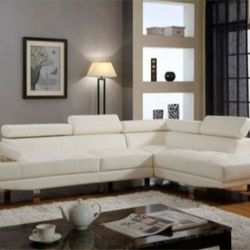 SECTIONAL COUCH 