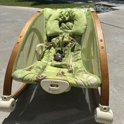 Fisher Price Baby bouncer 