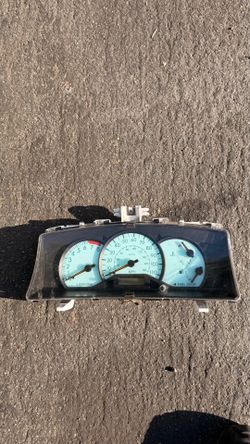 2003 - 2008 Toyota Corolla Cluster Speedometer Gauge Cluster