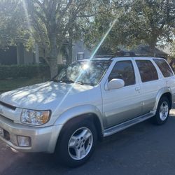 2002 Infiniti QX4