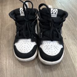 Jordan 1 Mid SE