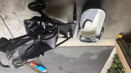FREE Uppababy Vista with bassinet