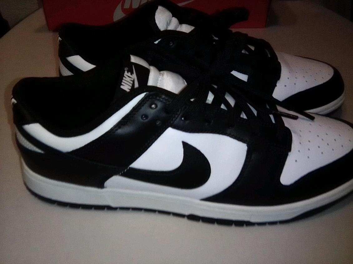 Nike Panda Dunks
