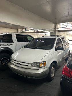 1998 Toyota Sienna