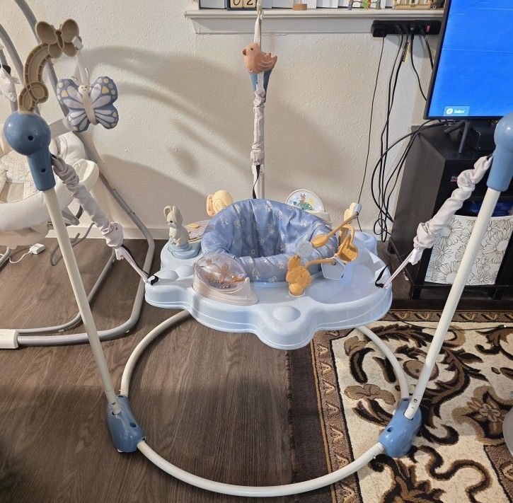 Twirl and Bounce Activity Center