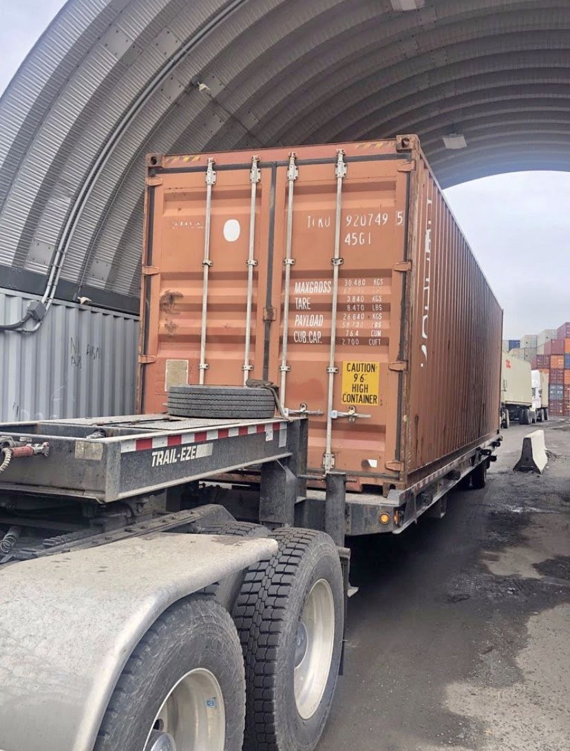 SHIPPING / STORAGE CONTAINERS. 20,40,40HC . BUY/SELL .Financing & Lease Available!
