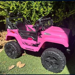 **NEW**  Pink Jeep