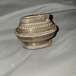 Vintage Ronson Queen Anne Pattern Cigar Lighter.