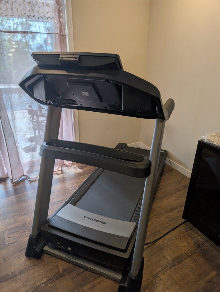 NordicTrack Elite 1000 Treadmill