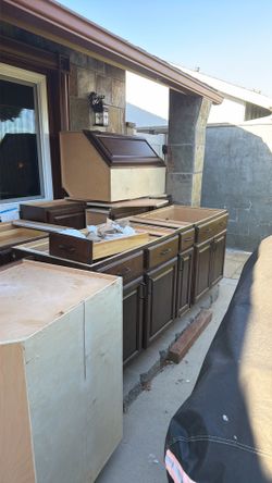 Free kitchen cabinets