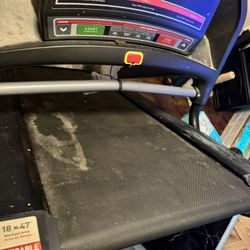 Triumph 400T folding treadmill 80$ Or Best Offer 