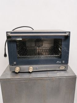 Cadco/UNOX Lisa Commercial Countertop Convection Oven – XAF013