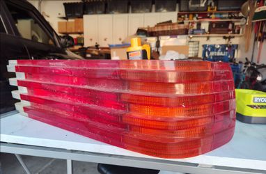 Mercedes-Benz W126 Tail Light Assembly