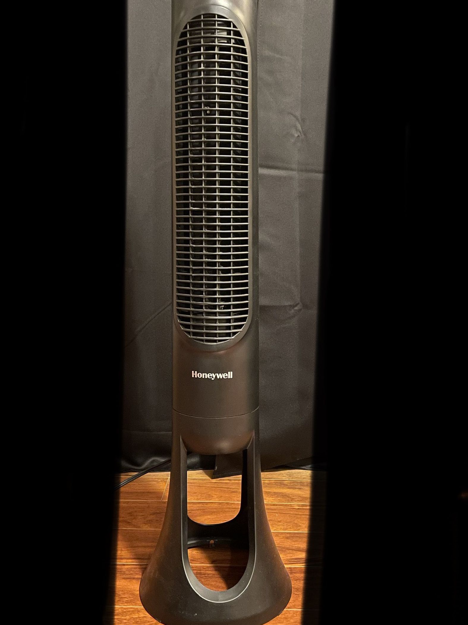 Honeywell Quietset Tower Fan In Great Condition