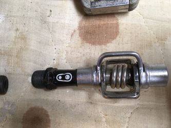 Crank Brothers egg beater pedals